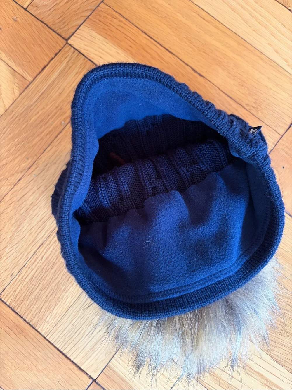 Kama Women’s Navy Knit 50% Wool Pom Pom Beanie Golf Country Club Core Faux Fur